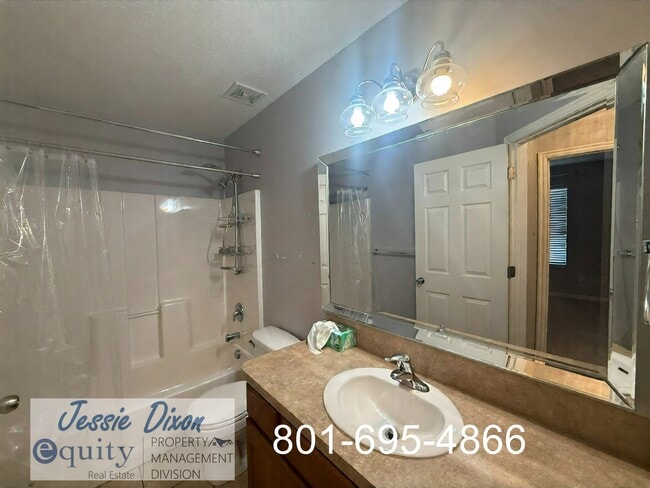 Building Photo - 1989 N 2700 W