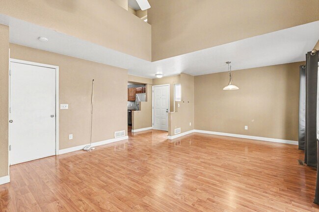 Building Photo - 2669 S Deframe Cir