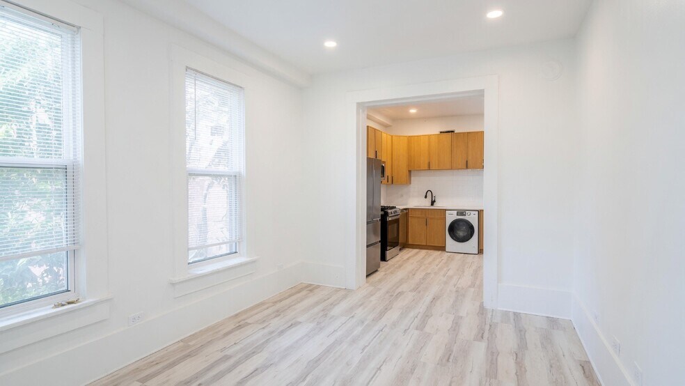 Building Photo - 2607 W Haddon Ave