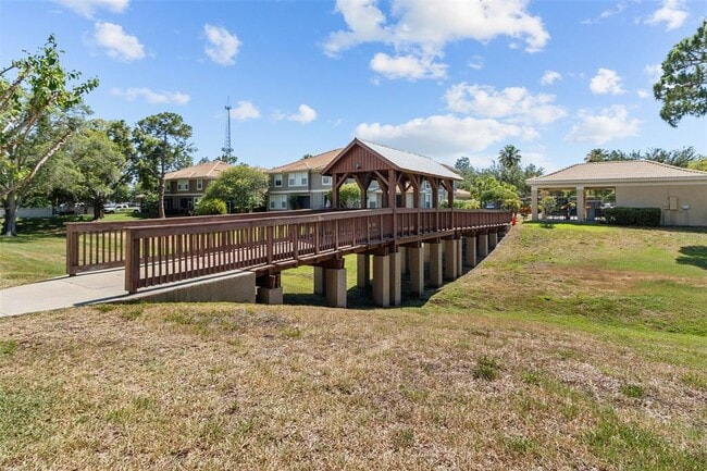 Building Photo - 3372 Covered Bridge Dr E