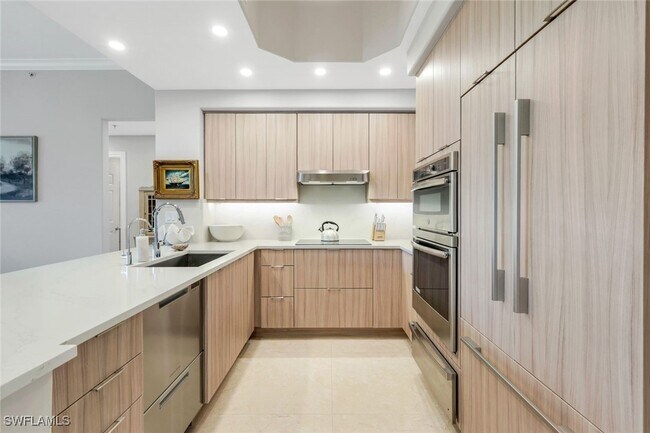 Building Photo - 2728 Tiburon Blvd E