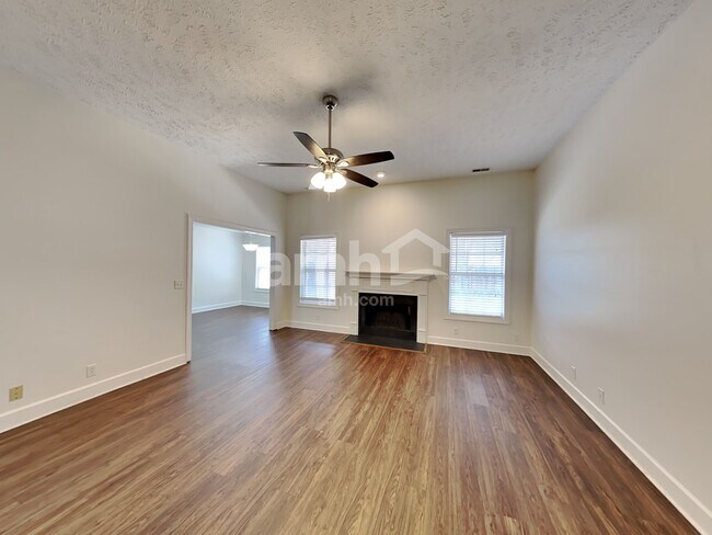 Building Photo - 1725 Kinsale Ave