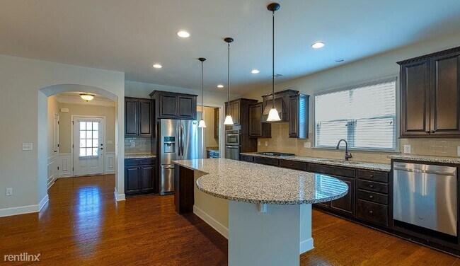 Building Photo - 2 br, 2 bath House - 400 Larch Looper Drive