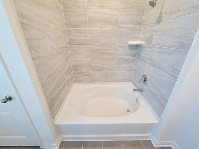 Building Photo - 2815 Lyra Ct