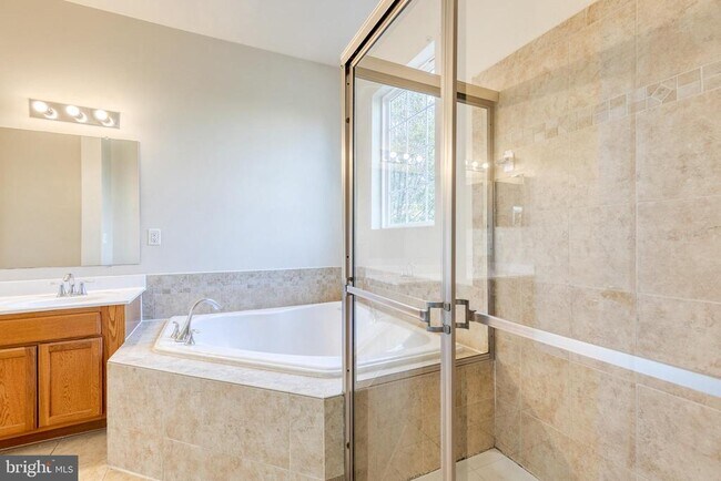 Building Photo - 23216 Observation Dr