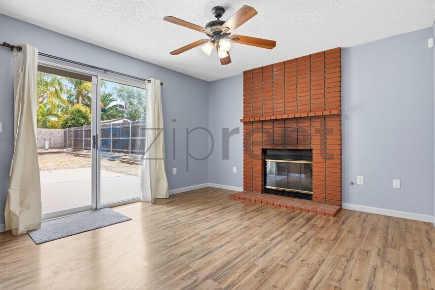 Building Photo - Unit