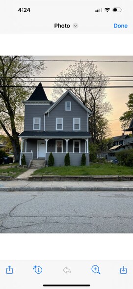 Building Photo - 176 Everett St