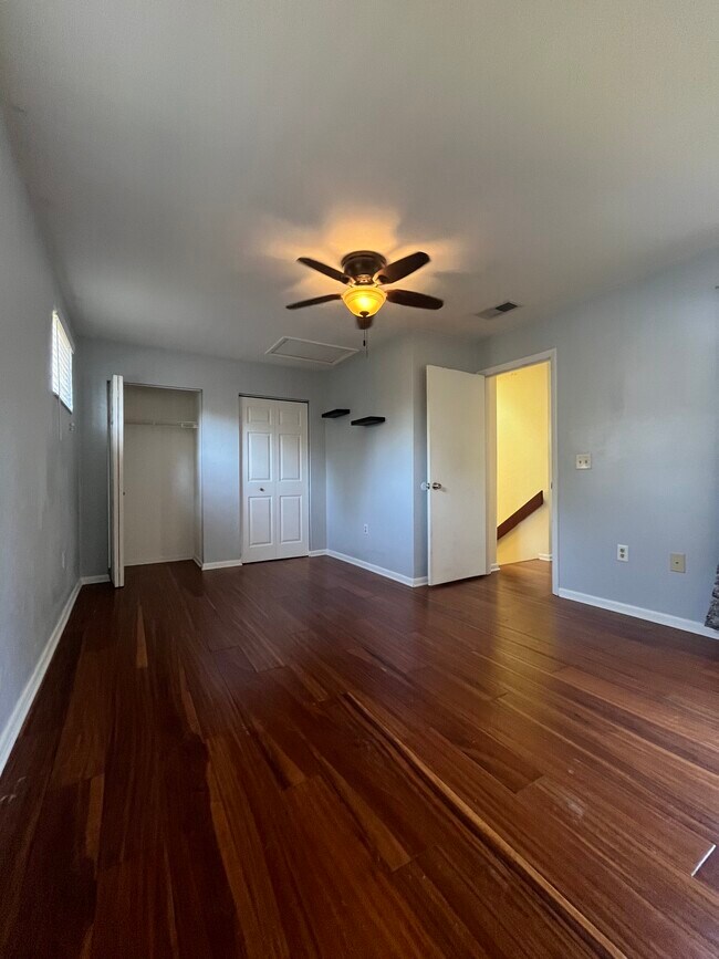 Building Photo - 4407 SW 21st Ln