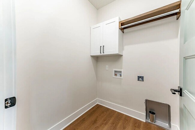 Building Photo - Single family home in Goddard Kansas. This home features 2 bedrooms, 2 bathrooms and a three car ...