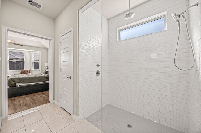 Building Photo - 15910 Jordan Mdw Wy