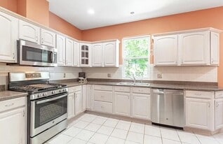 Building Photo - 46 Fiske Ave