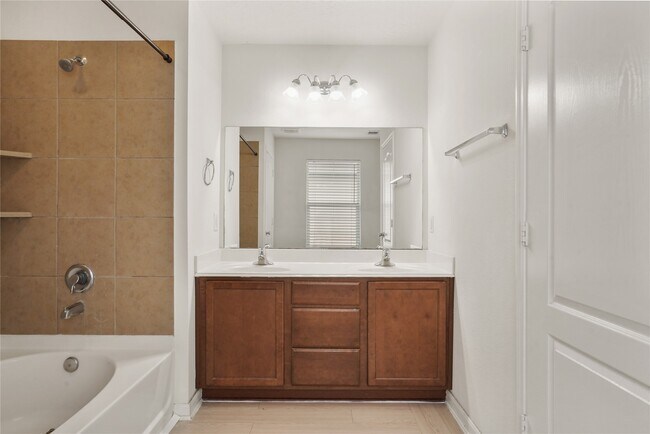 Building Photo - 22207 Woodseem Ct