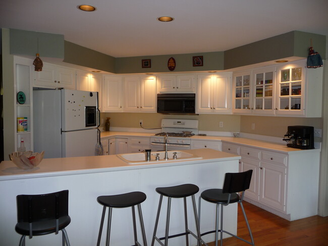 Building Photo - 2704 Cherry Hills Dr