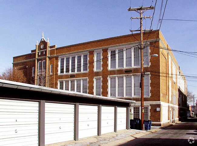 Franklin Manor - Franklin Manor Apartments