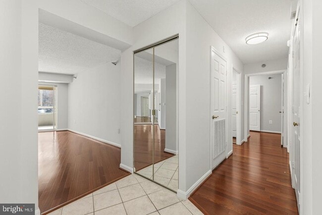 Building Photo - 14801 Pennfield Cir