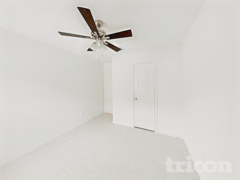 Building Photo - 812 Odlozil Ln