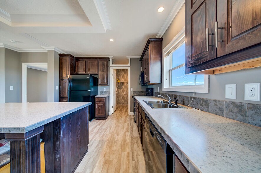 Building Photo - 13380 Log Rd