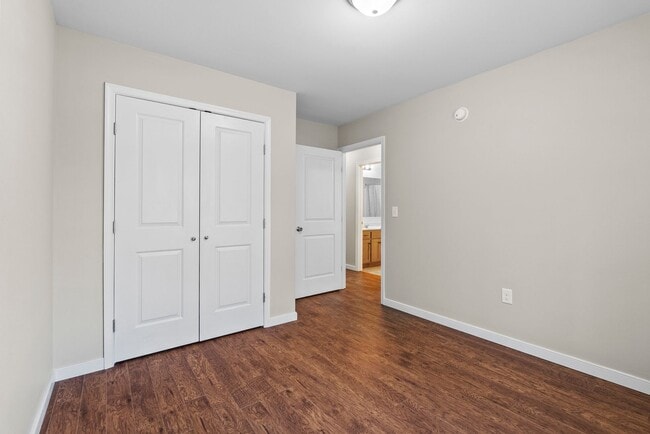 Building Photo - 3-Bedroom in Town of Farmville with Privacy and Convenience!