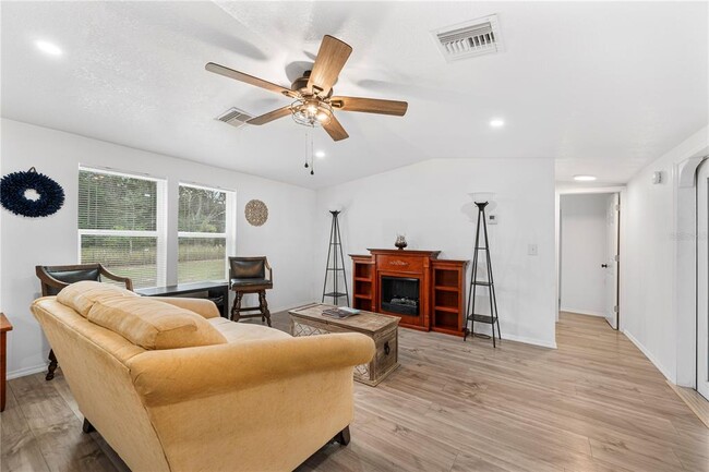 Building Photo - 4218 Lake Hancock Rd