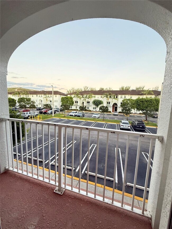 Building Photo - 8760 NW 97th Ave