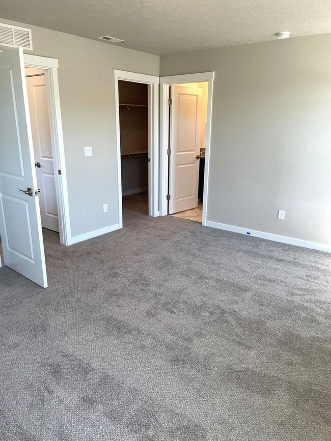 Building Photo - Beautiful 4-Bedroom Home in West Boise