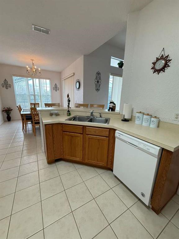 Building Photo - 543 Birkdale St