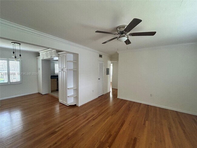 Building Photo - 7720 SW 54th Ct