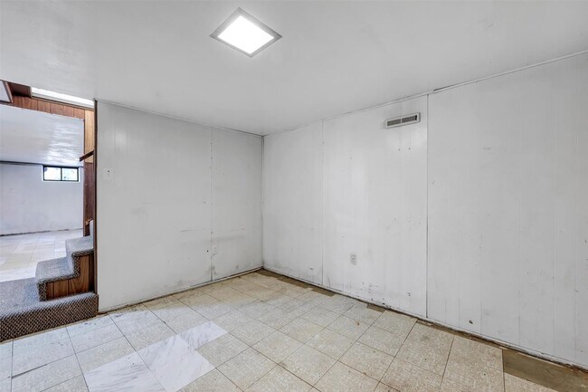 Building Photo - 9014 Ellison Dr