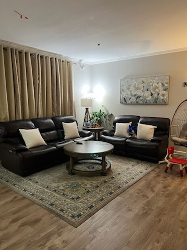 Building Photo - Snohomish Home on Corner Lot!