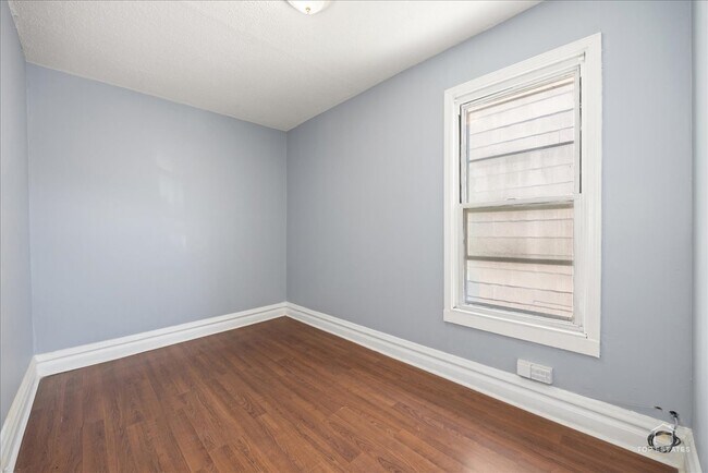 Building Photo - 3616 N Kedzie Ave