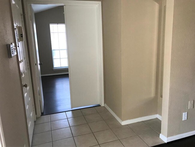 Building Photo - 2121 El Paseo St