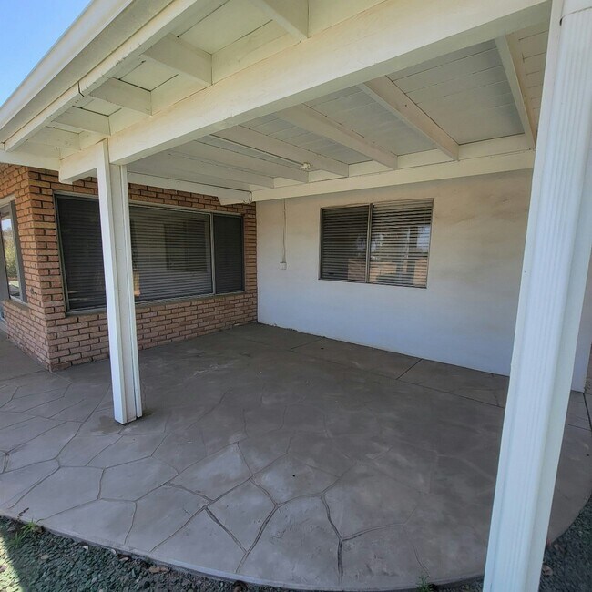 Building Photo - 28894 Portsmouth Dr