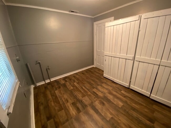 Building Photo - Updated 3 bed/1 bath, 1200 sqft home!