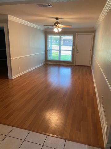 Building Photo - 5913 Hanson Dr