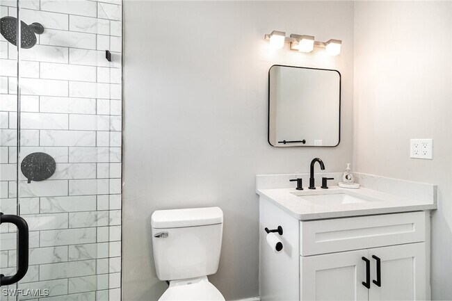 Building Photo - 517 98th Ave N