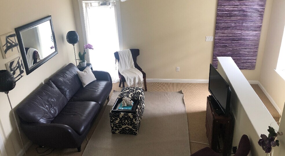 Building Photo - 125 Danforth Dr