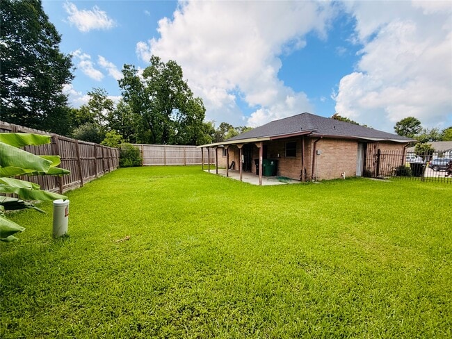 Building Photo - 12211 Wessex Dr