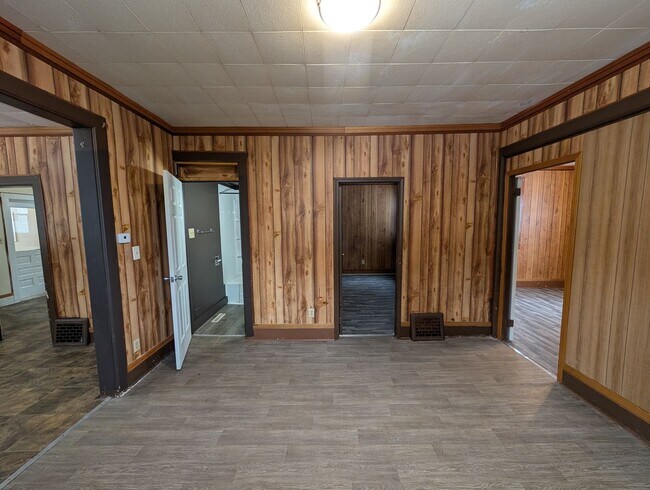 Building Photo - 516 10th St