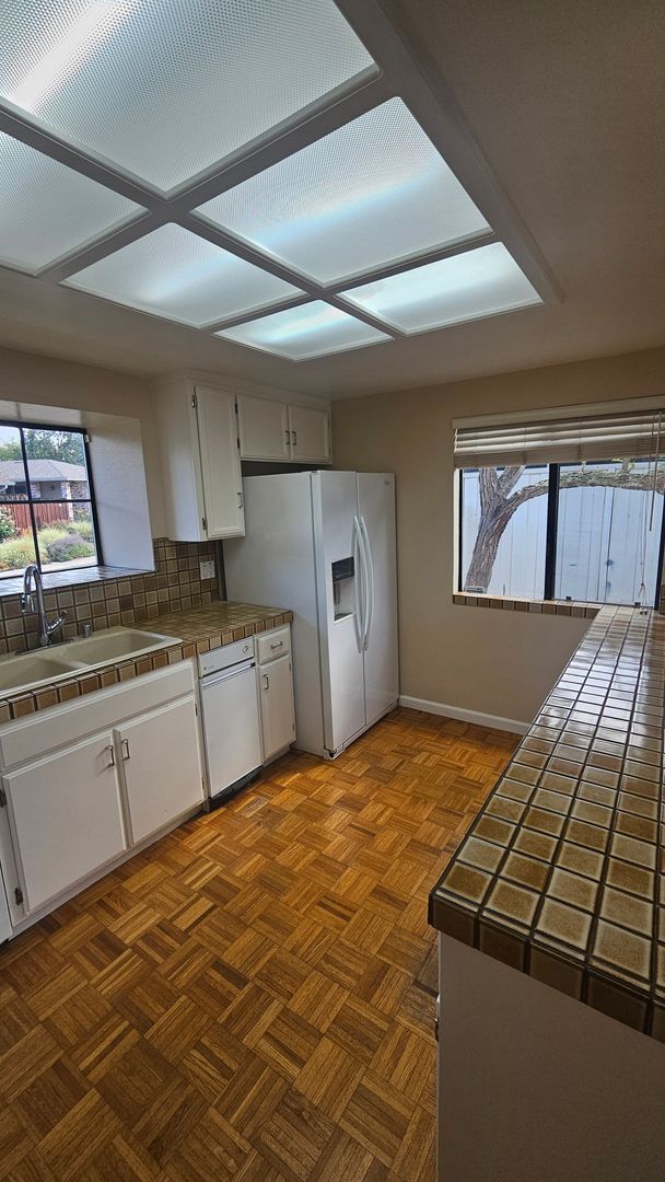 Building Photo - DANVILLE, 3BD/2BA Single Story Family Home...