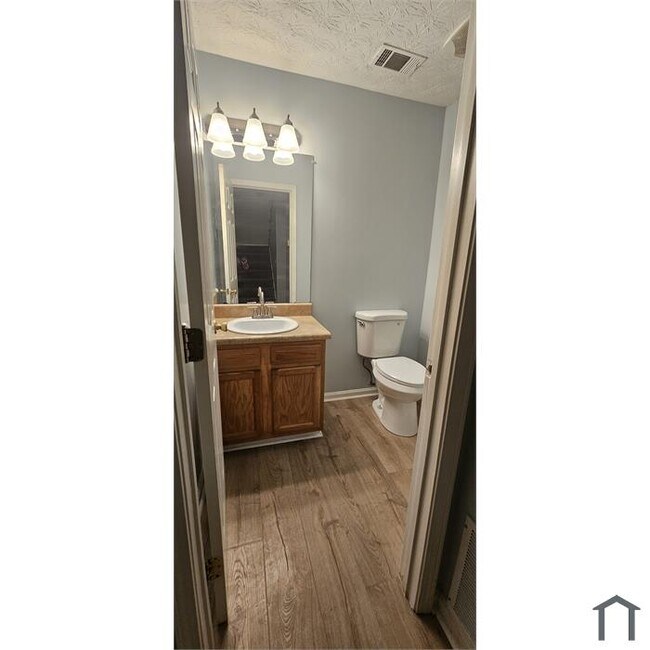 Building Photo - 4513 Golf Vista Cir