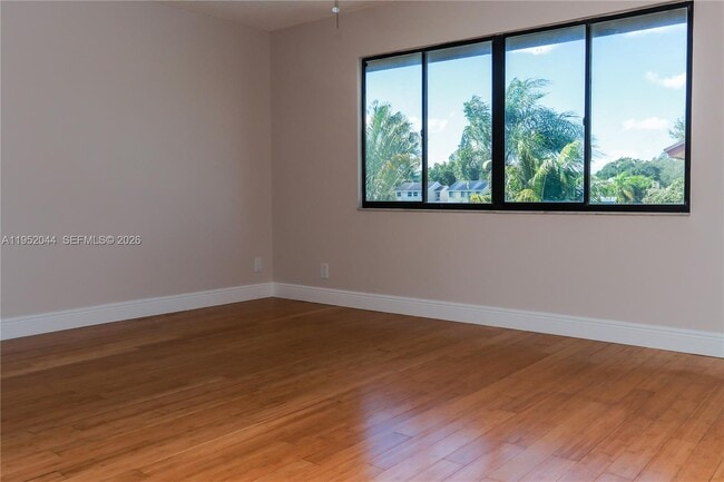 Building Photo - 8320 SW 39th Ct