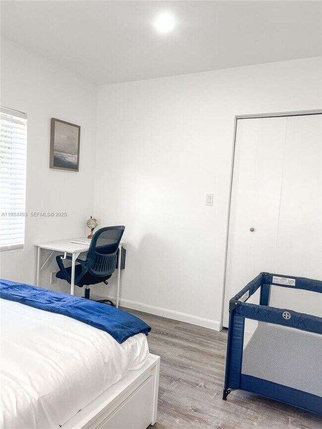 Building Photo - 4139 NW 23rd Ave