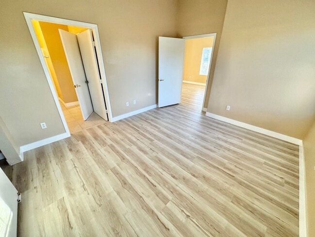 Building Photo - Welcoming 2 Bedroom home with private balcony located in South Las Vegas Community