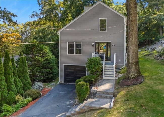 Primary Photo - 24 Smith St