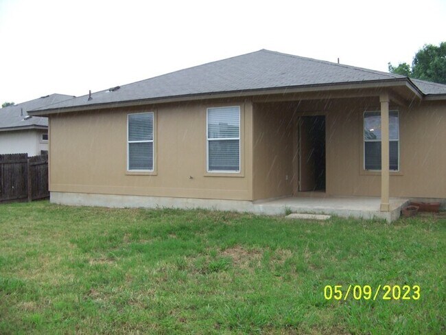 Building Photo - Excellent 3 bedroom 2 bath home in Hutto