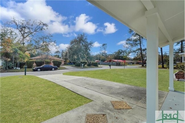 Building Photo - 206 Seminole St