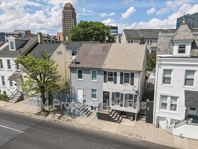 Building Photo - 841 Jackson St