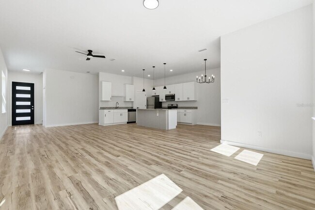 Building Photo - 1 Fanshawe Ln