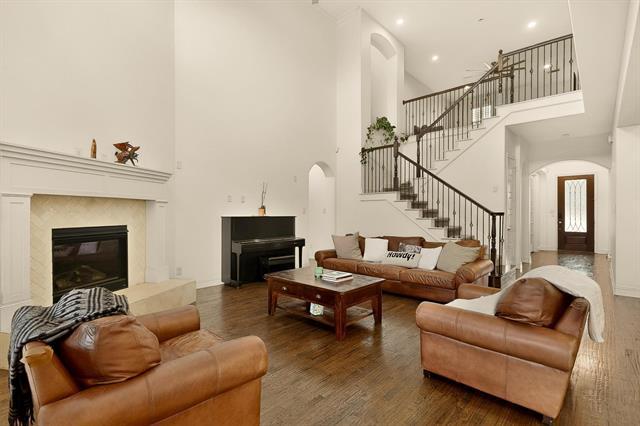 Building Photo - 1107 Devonshire Drive South