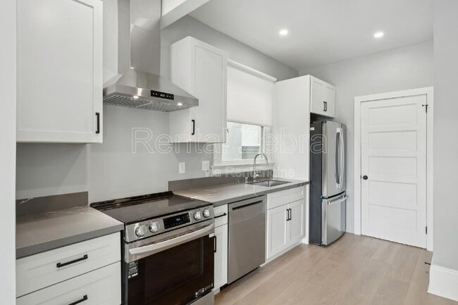 Building Photo - 1192 Pacific Ave